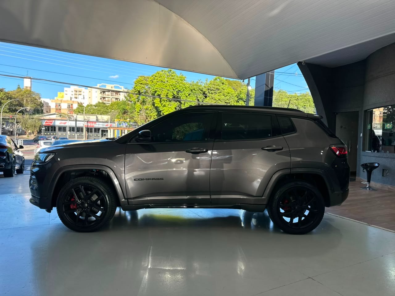 JEEP Compass 2.0 16V 4P HURRICANE 4 TURBO BLACKHAWK AUTOMÁTICO AT9