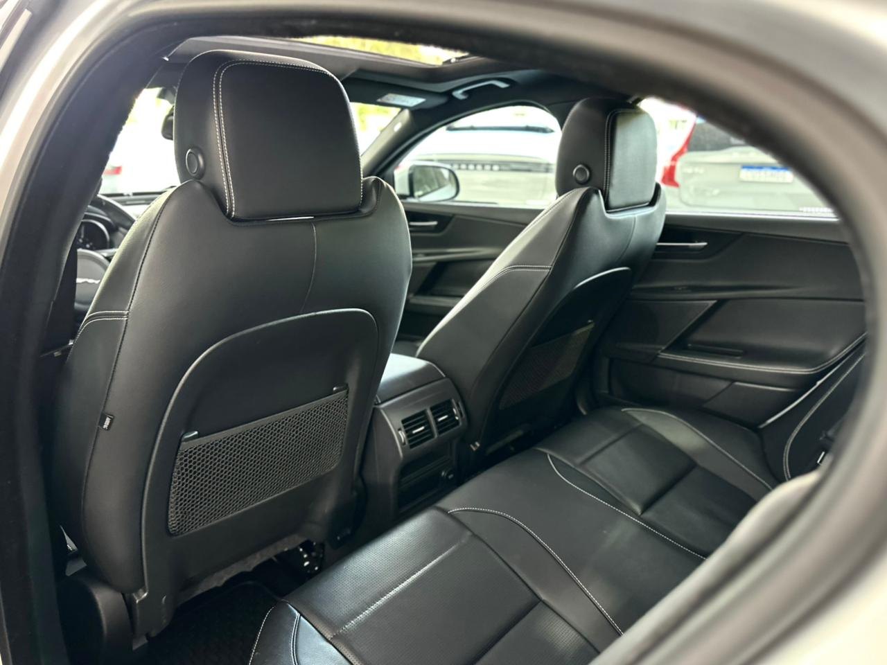 JAGUAR XE 2.0 16V 4P SI4 R-SPORT TURBO AUTOMÁTICO
