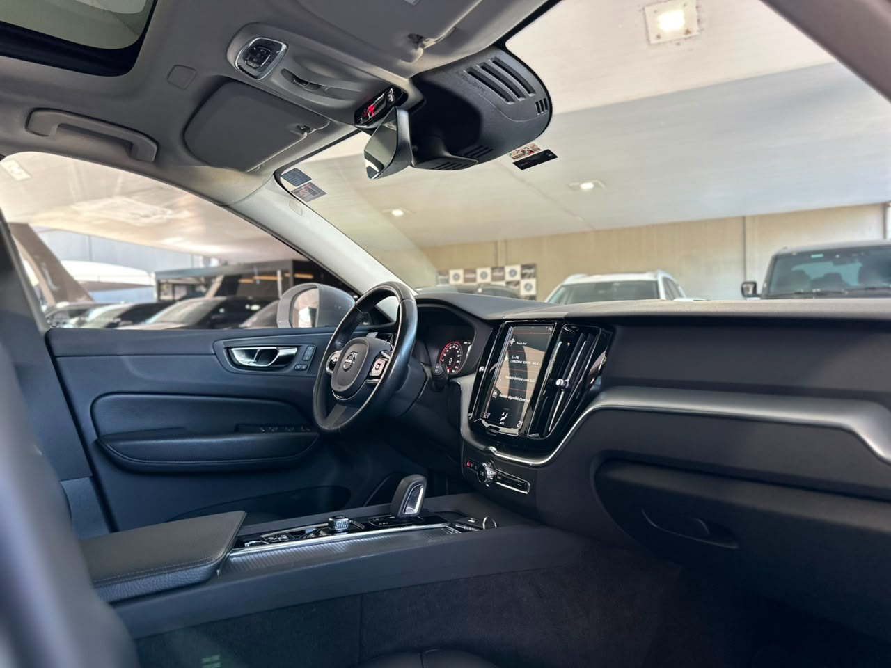 VOLVO XC60 2.0 16V 4P T8 HYBRID MOMENTUM AWD GEARTRONIC AUTOMÁTICO