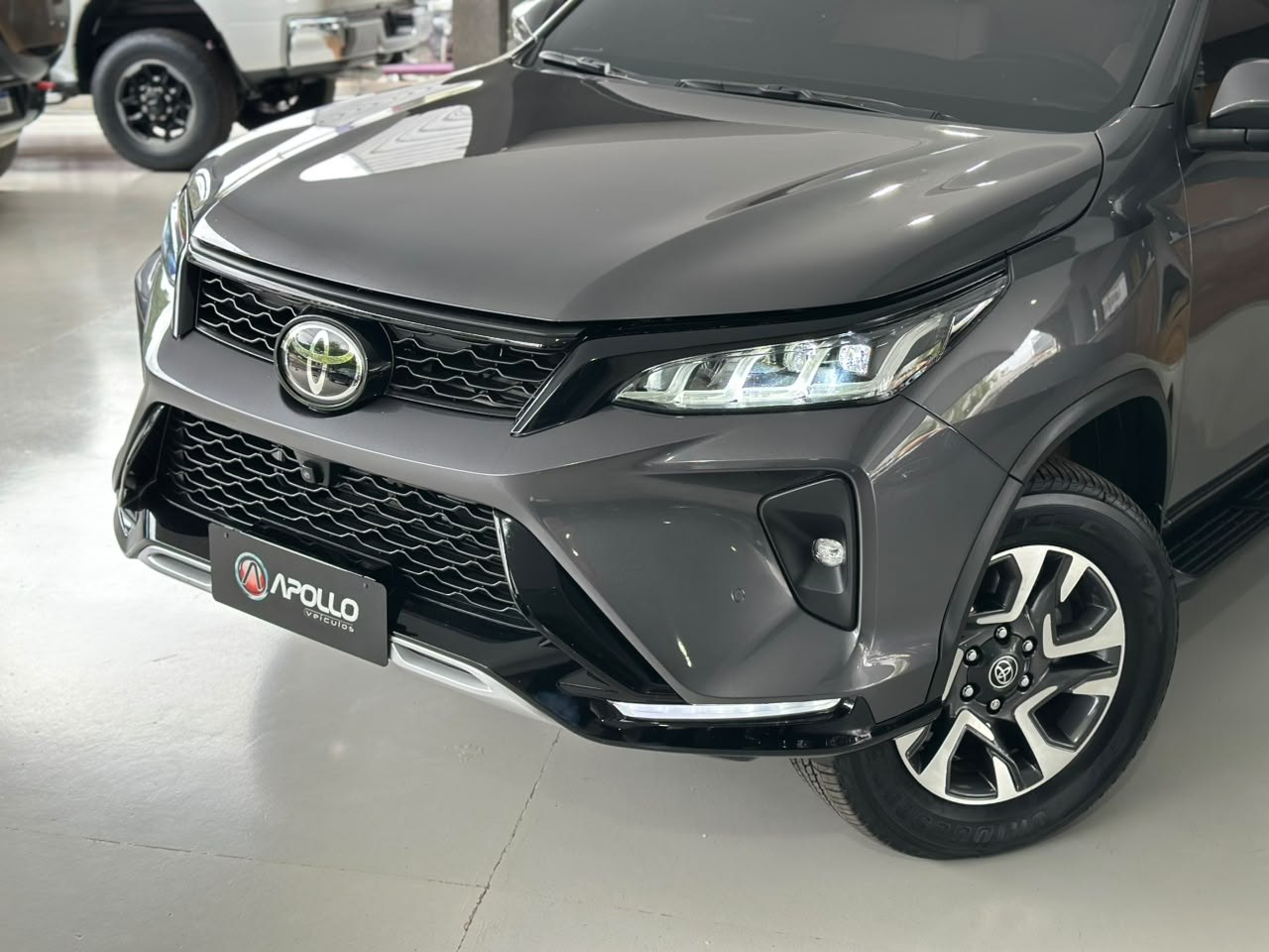 TOYOTA Hilux SW4 2.8 4P SRX 4X4 DIAMOND 7 LUGARES TURBO DIESEL AUTOMÁTICO