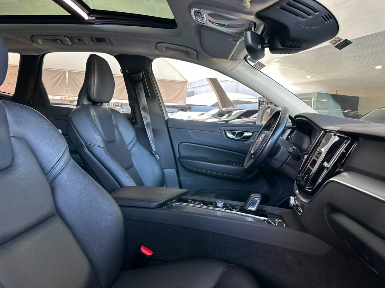 VOLVO XC60 2.0 16V 4P T8 HYBRID MOMENTUM AWD GEARTRONIC AUTOMÁTICO