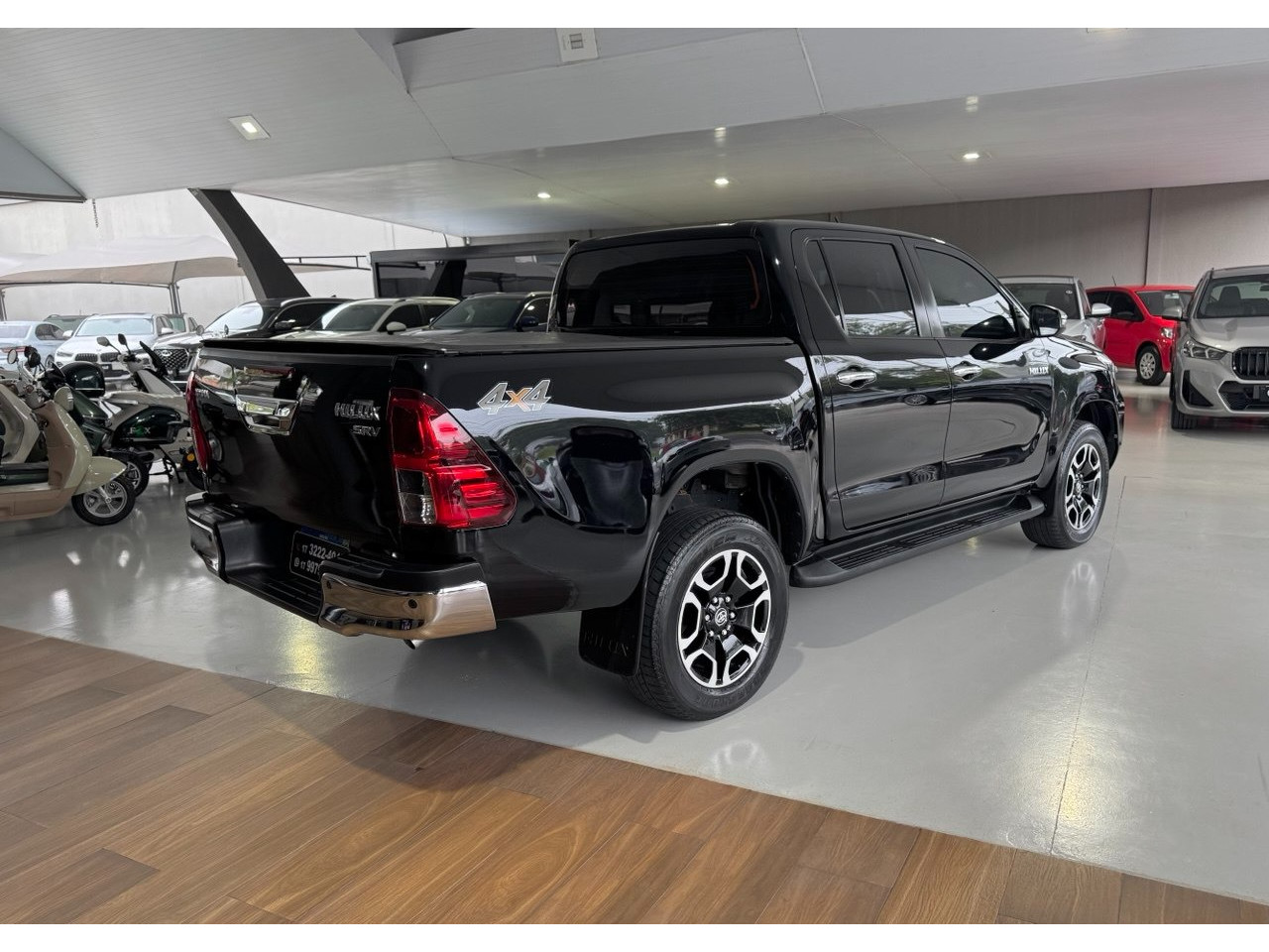 TOYOTA Hilux Caminhonete 2.8 16V SRV 4X4 DIESEL CABINE DUPLA AUTOMÁTICO