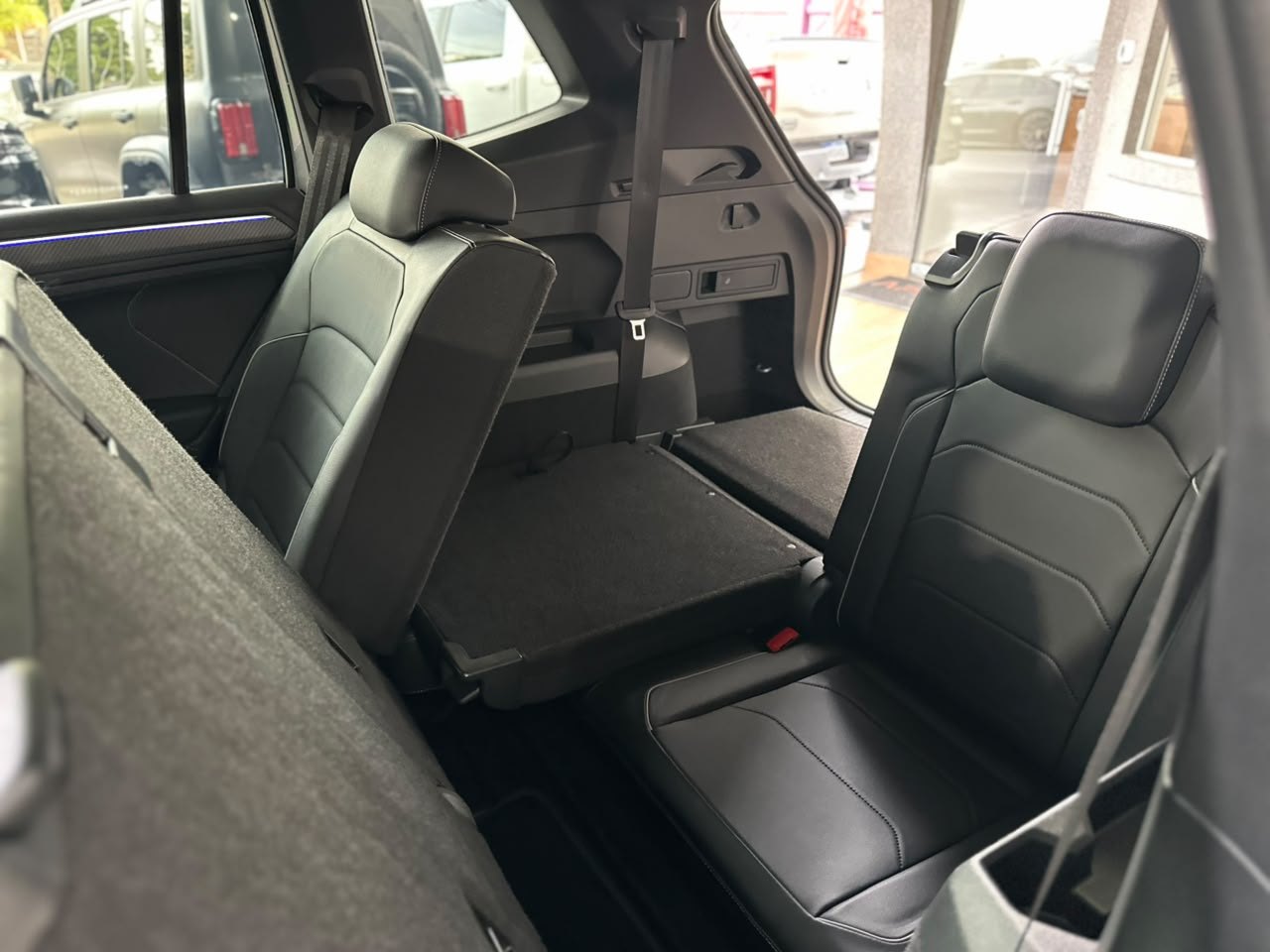 VOLKSWAGEN Tiguan 2.0 16V 4P FSI R-LINE TURBO AUTOMÁTICO