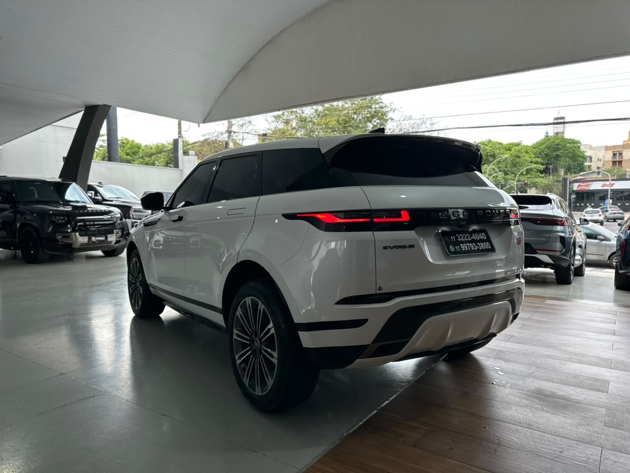LAND ROVER Range Rover Evoque 2.0 4P FLEX P250 R-DYNAMIC HSE AWD AUTOMÁTICO
