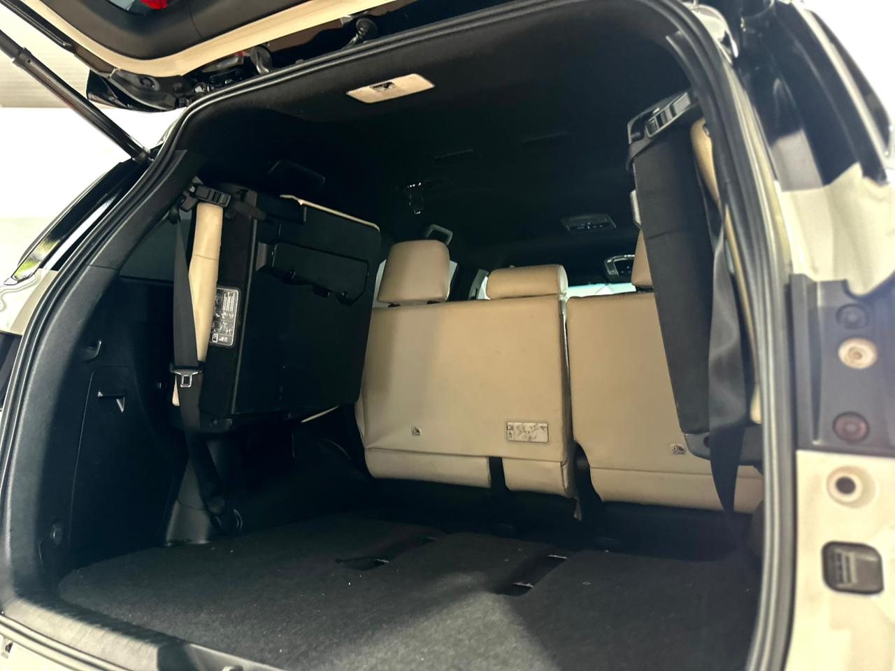 TOYOTA Hilux SW4 2.8 4P SRX 4X4 DIAMOND 7 LUGARES TURBO DIESEL AUTOMÁTICO