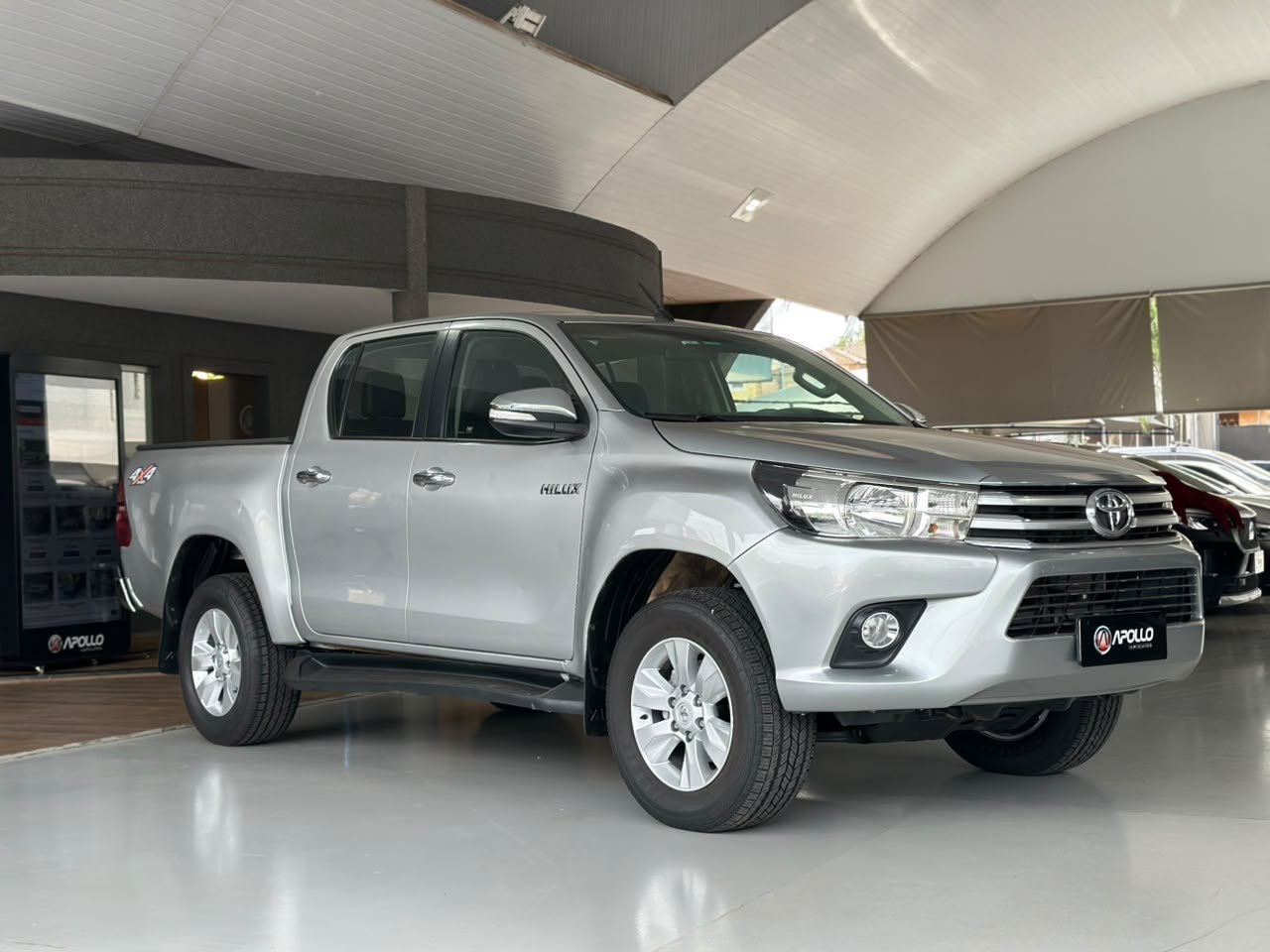 TOYOTA Hilux Caminhonete 2.8 16V SRV 4X4 DIESEL CABINE DUPLA AUTOMÁTICO