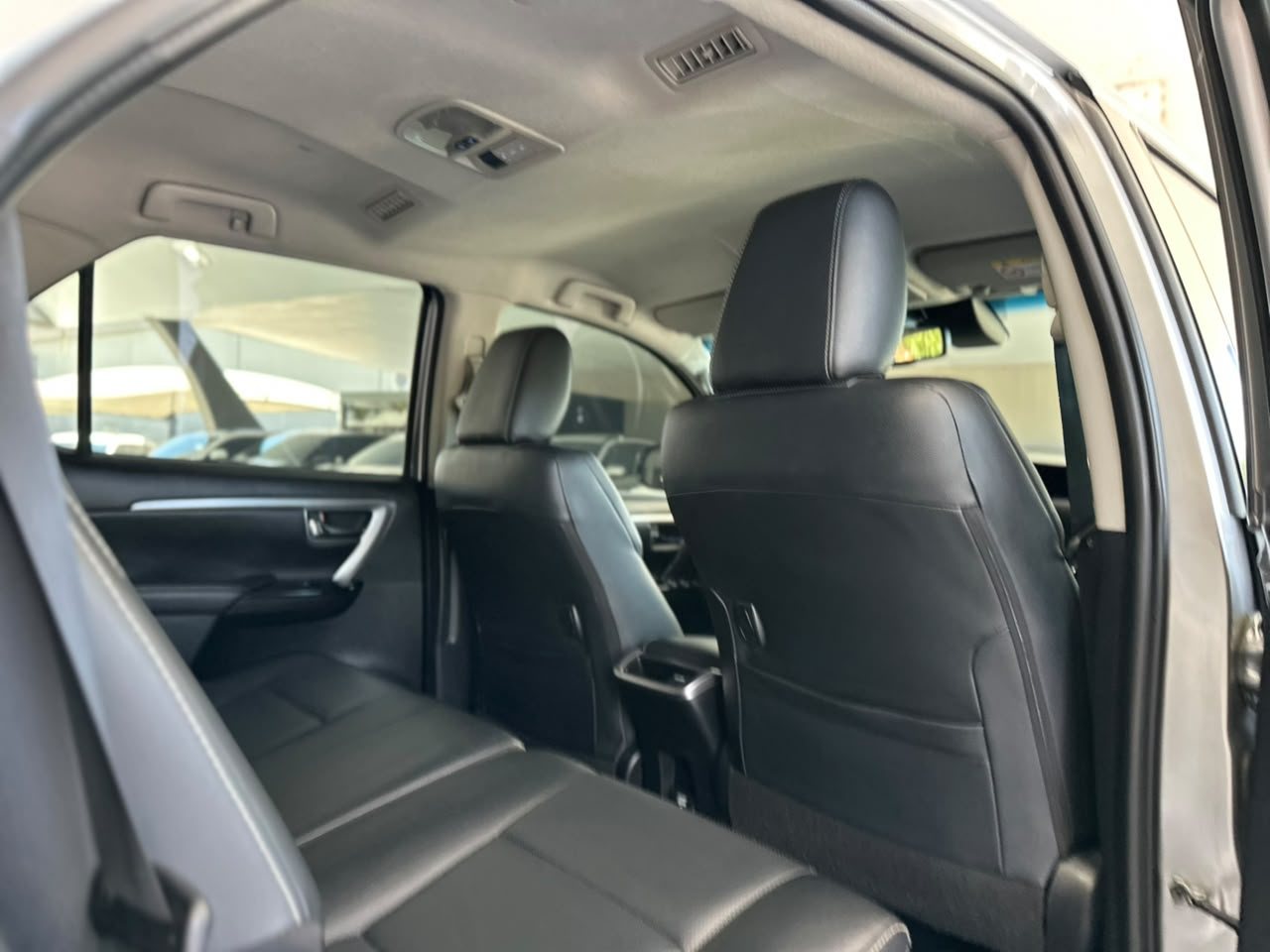 TOYOTA Hilux SW4 2.8 16V 4P SRX 4X4 7 LUGARES TURBO DIESEL AUTOMÁTICO