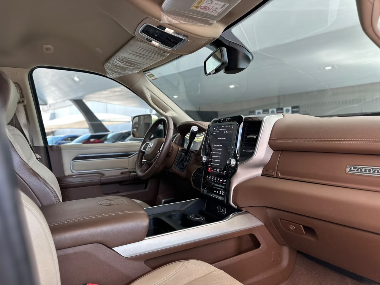 RAM 2500 6.7 I6 24V SLT CABINE DUPLA TURBO DIESEL LARAMIE 4X4 AUTOMÁTICO