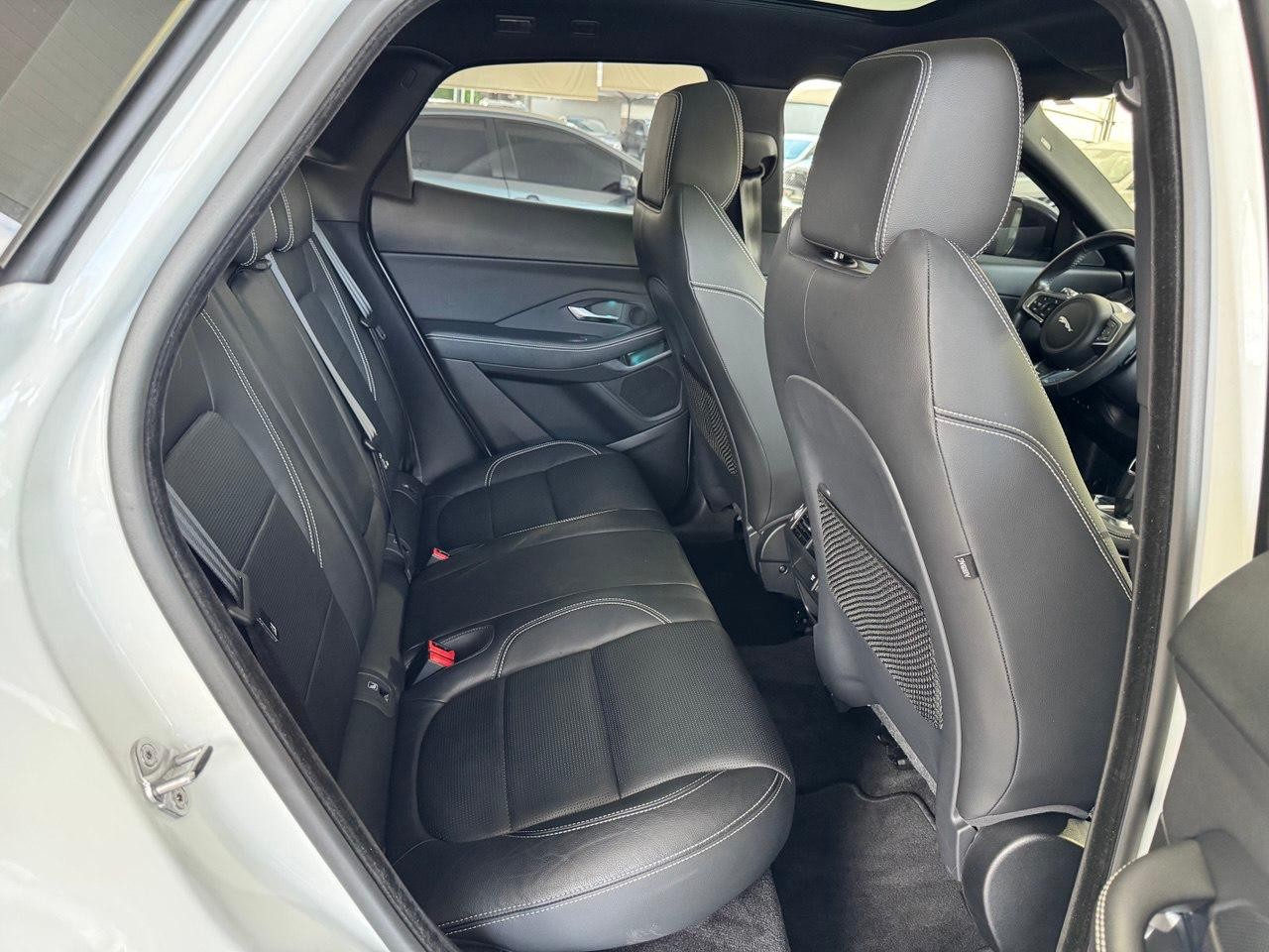 JAGUAR E-Pace 2.0 16V 4P P300 R-DYNAMIC S AWD TURBO AUTOMÁTICO