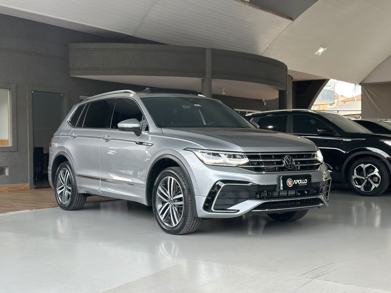 VOLKSWAGEN Tiguan 2.0 16V 4P FSI R-LINE TURBO AUTOMÁTICO