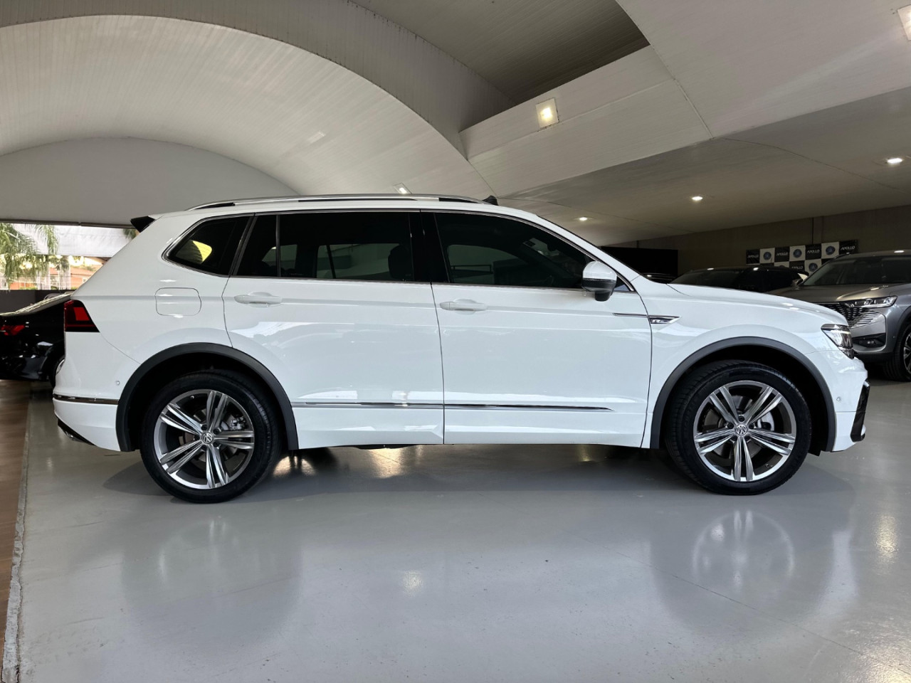 VOLKSWAGEN Tiguan 2.0 16V 4P TSI 350 TURBO R-LINE 4MOTION DSG AUTOMÁTICO