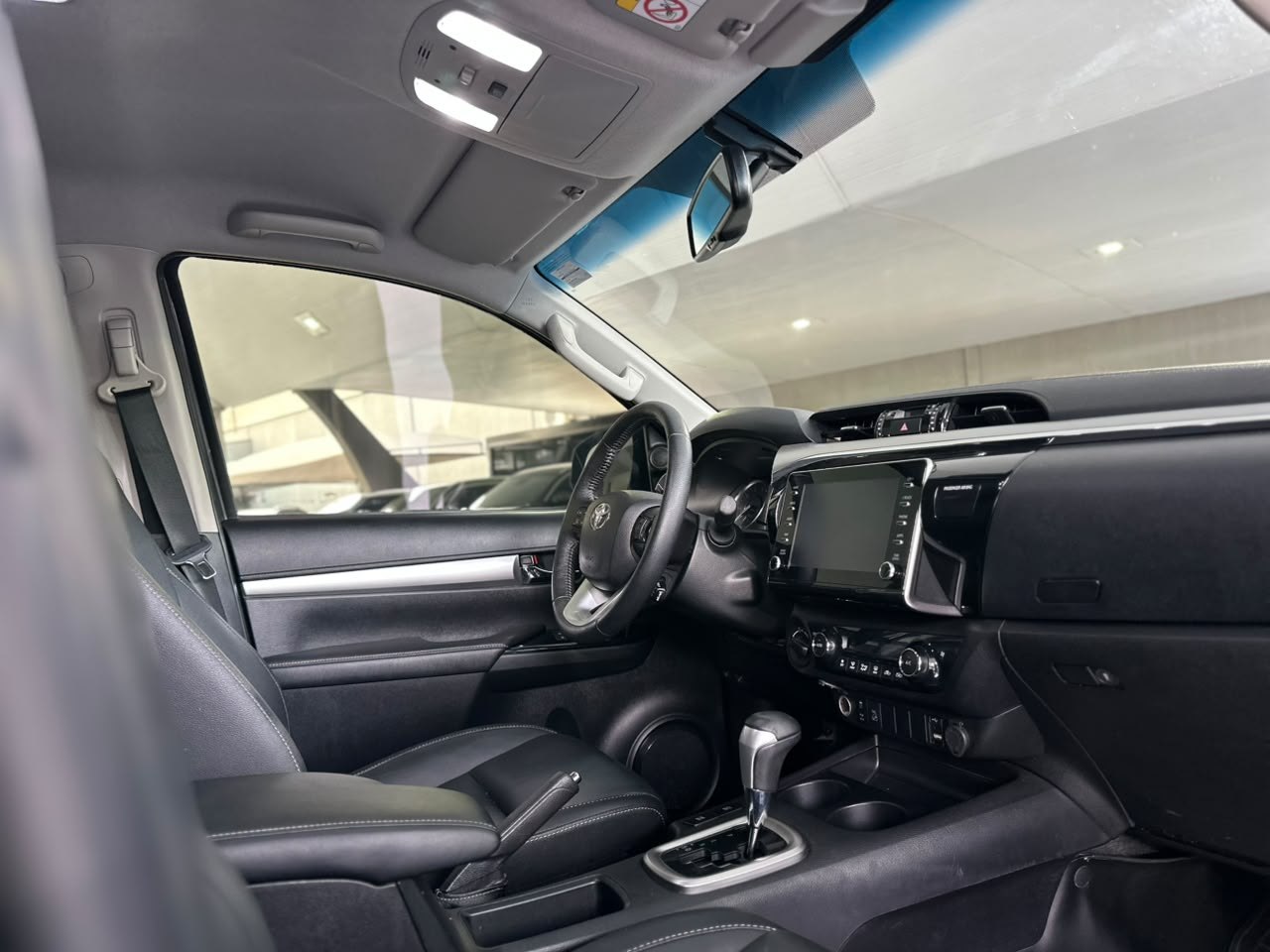 TOYOTA Hilux Caminhonete 2.8 16V SRV 4X4 DIESEL CABINE DUPLA AUTOMÁTICO