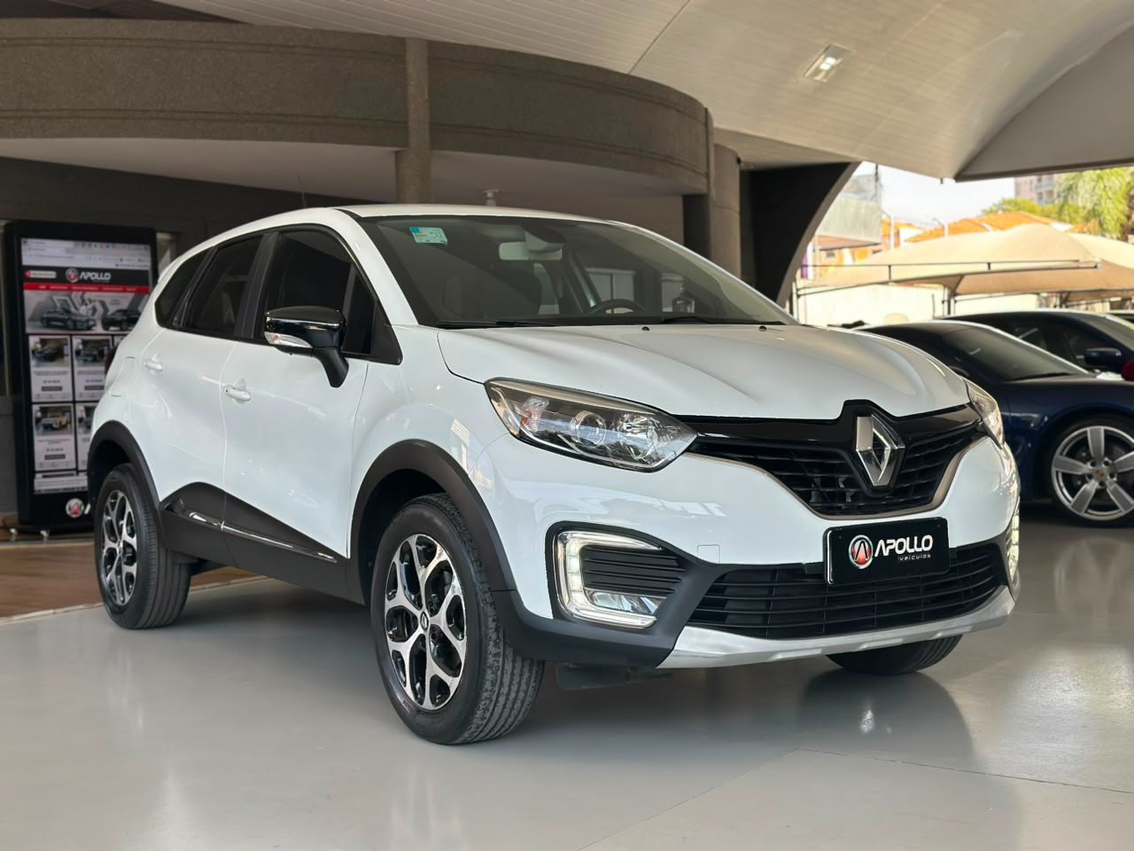 RENAULT Captur 1.6 16V 4P FLEX SCE INTENSE X-TRONIC CVT
