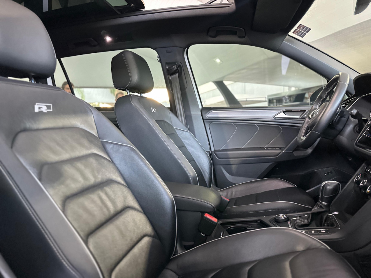 VOLKSWAGEN Tiguan 2.0 16V 4P TSI 350 TURBO R-LINE 4MOTION DSG AUTOMÁTICO