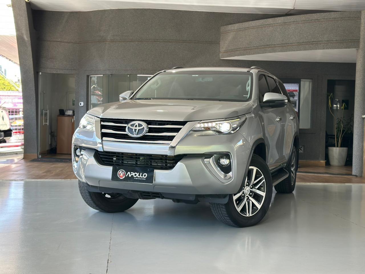 Hilux SW4 2.8 4P SRX 4X4 TURBO DIESEL AUTOMÁTICO