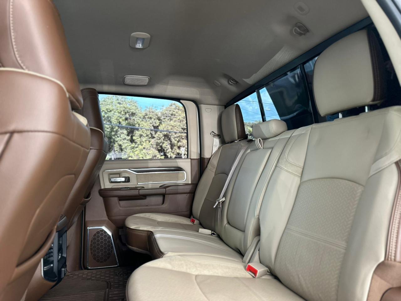 RAM 2500 6.7 I6 24V SLT CABINE DUPLA TURBO DIESEL LARAMIE 4X4 AUTOMÁTICO