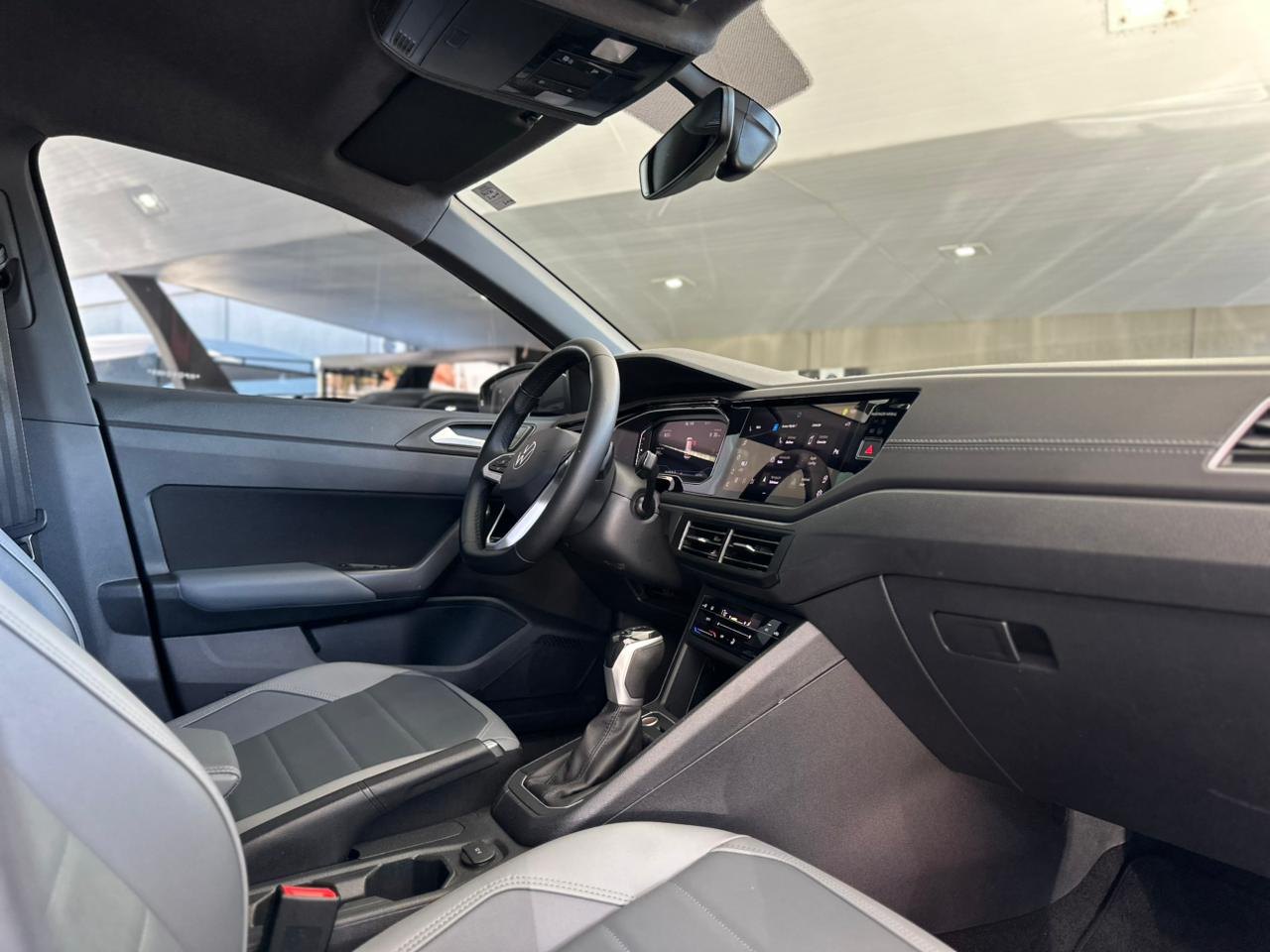 VOLKSWAGEN Nivus 1.0 4P FLEX 200 TSI HIGHLINE TURBO AUTOMÁTICO