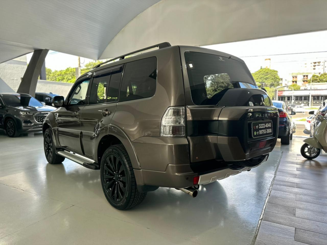 MITSUBISHI Pajero Full 3.8 V6 24V 4P HPE 4X4 AUTOMÁTICO