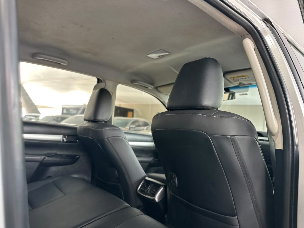 TOYOTA Hilux Caminhonete 2.8 16V SRV 4X4 DIESEL CABINE DUPLA AUTOMÁTICO