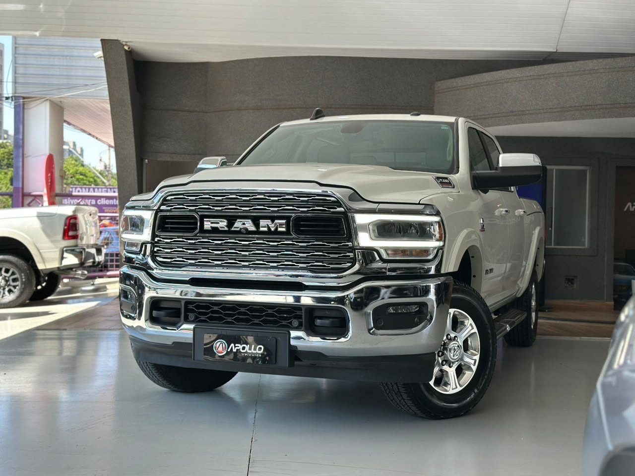 2500 6.7 I6 24V SLT CABINE DUPLA TURBO DIESEL LARAMIE 4X4 AUTOMÁTICO