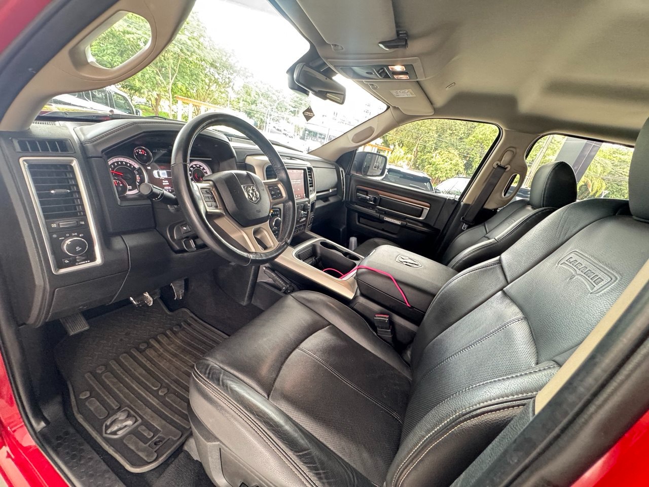 RAM Classic 5.7 V8 32V 4P HEMI LARAMIE AUTOMÁTICO