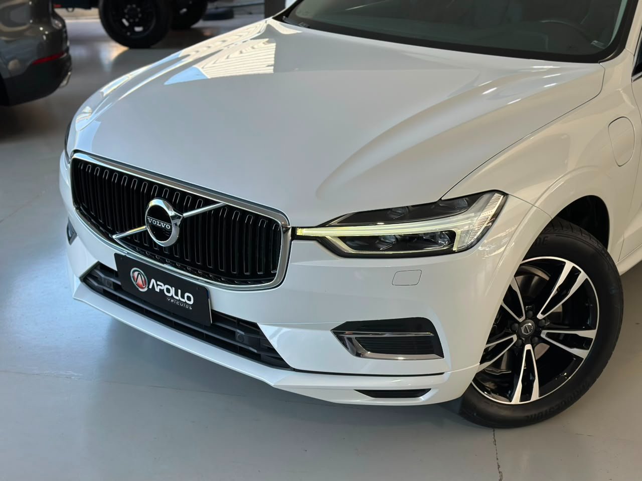 VOLVO XC60 2.0 16V 4P T8 HYBRID MOMENTUM AWD GEARTRONIC AUTOMÁTICO