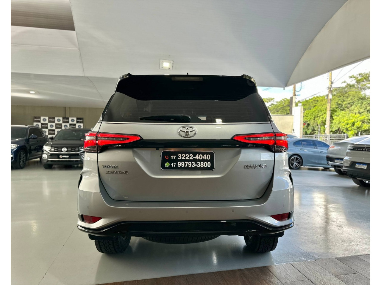 TOYOTA Hilux SW4 2.8 4P SRX 4X4 DIAMOND 7 LUGARES TURBO DIESEL AUTOMÁTICO