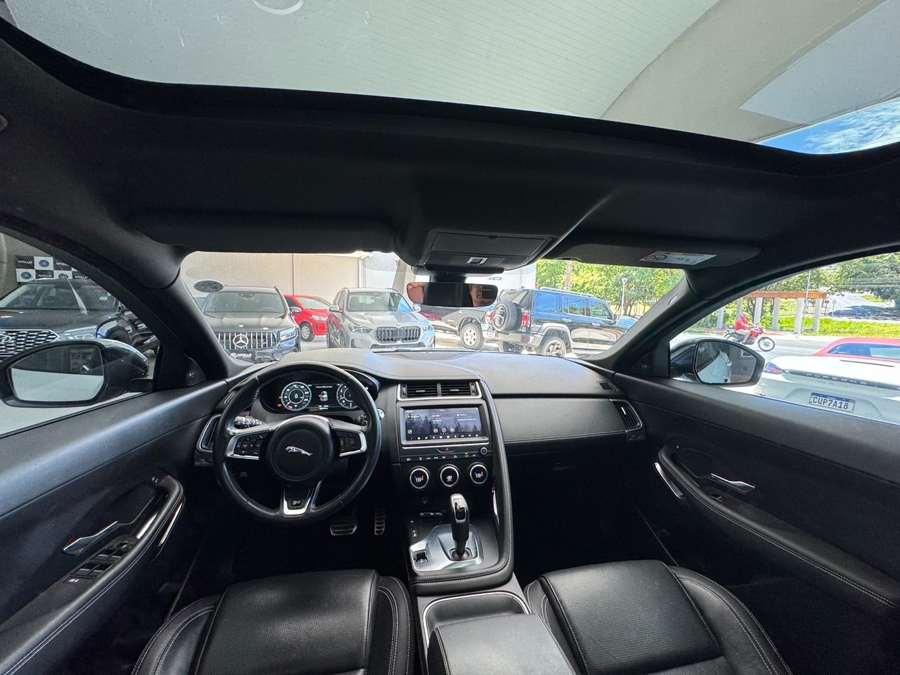 JAGUAR E-Pace 2.0 16V 4P P300 R-DYNAMIC S AWD TURBO AUTOMÁTICO