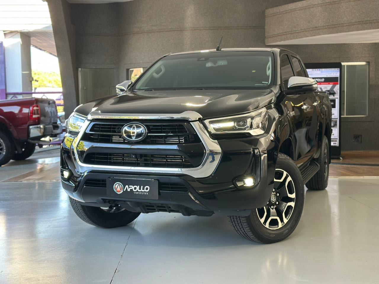 Hilux Caminhonete 2.8 16V SRX 4X4 DIESEL CABINE DUPLA AUTOMÁTICO