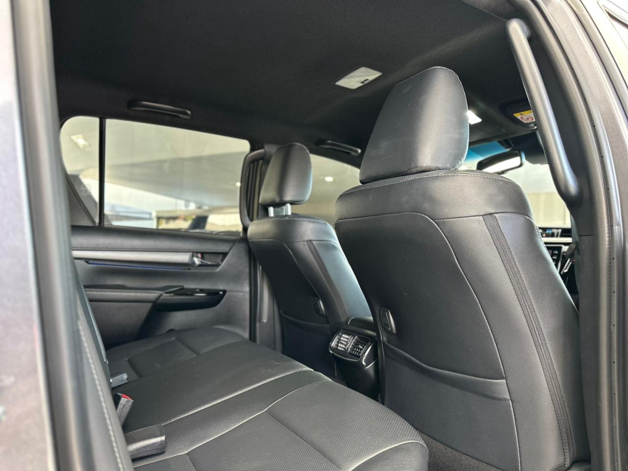 TOYOTA Hilux Caminhonete 2.8 16V SRX CONQUEST 4X4 TURBO DIESEL CABINE DUPLA AUTOMÁTICO