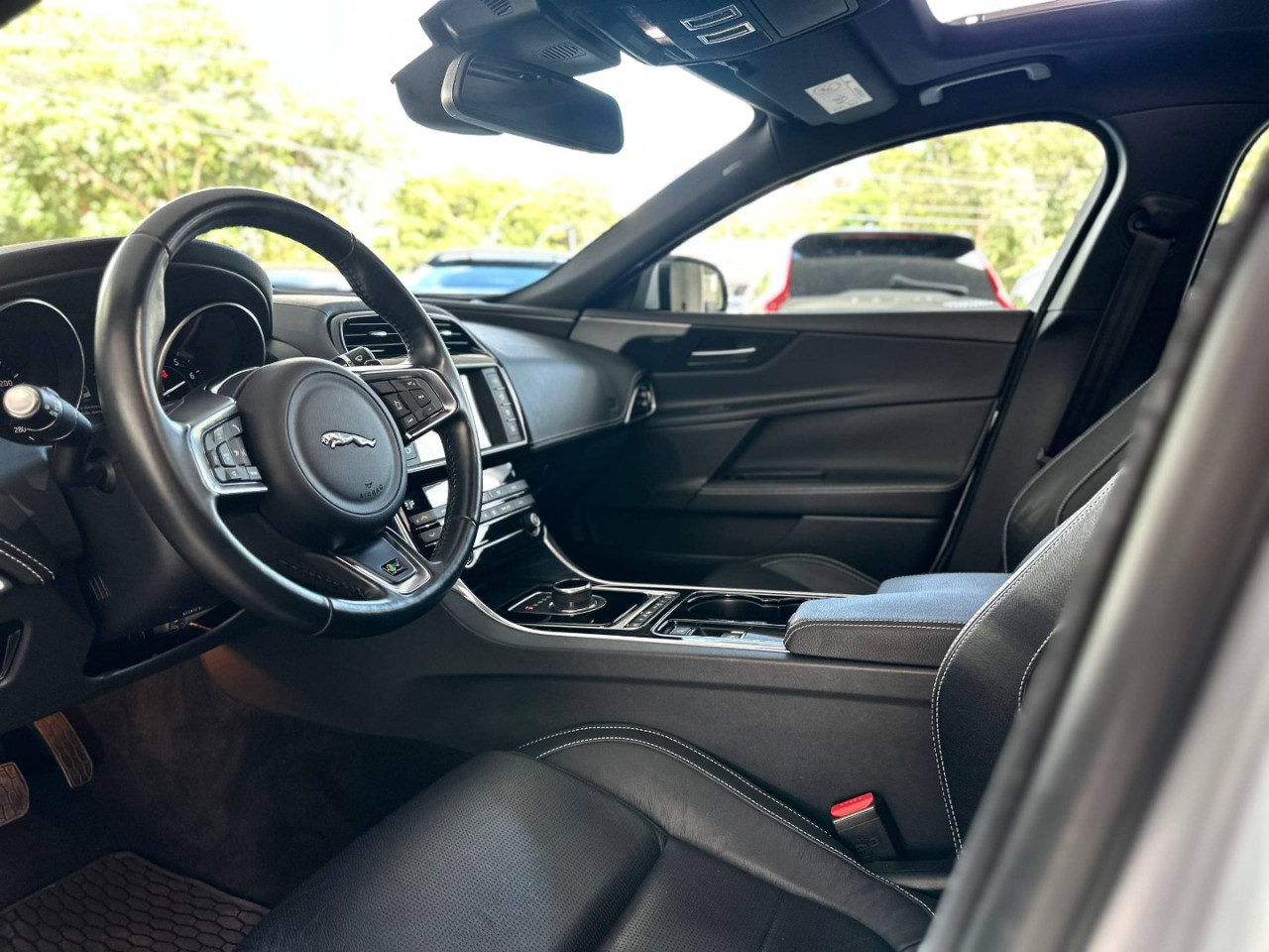 JAGUAR XE 2.0 16V 4P SI4 R-SPORT TURBO AUTOMÁTICO