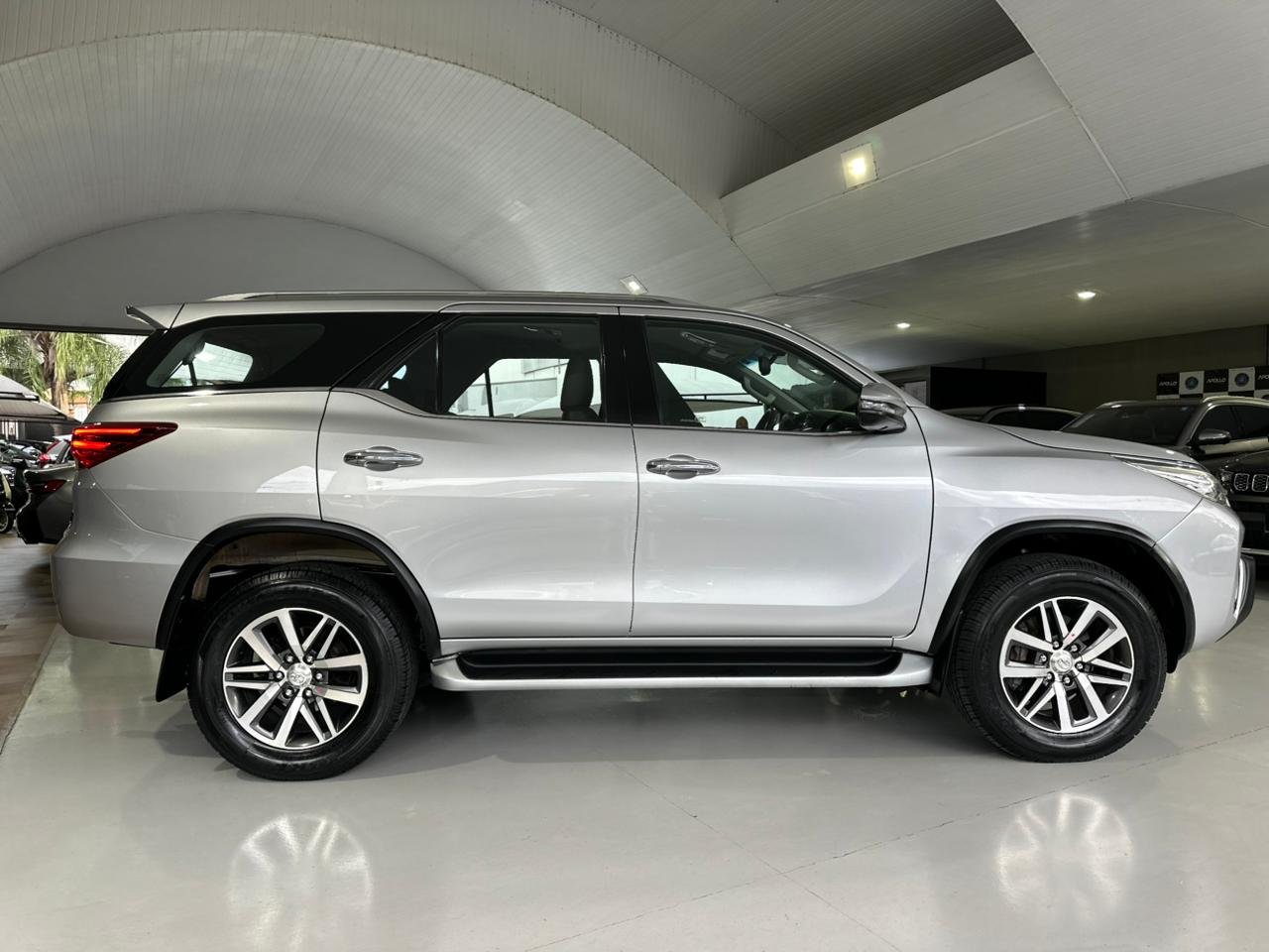 TOYOTA Hilux SW4 2.8 16V 4P SRX 4X4 7 LUGARES TURBO DIESEL AUTOMÁTICO