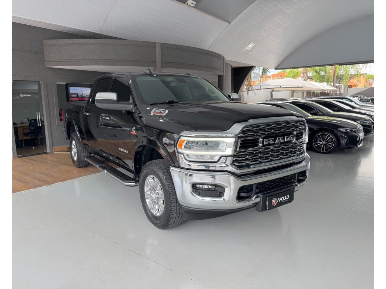 RAM 2500 6.7 I6 24V SLT CABINE DUPLA TURBO DIESEL LARAMIE 4X4 AUTOMÁTICO