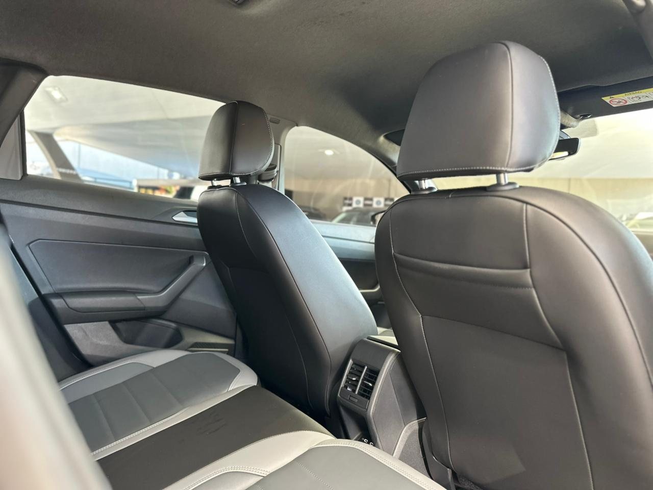 VOLKSWAGEN Nivus 1.0 4P FLEX 200 TSI HIGHLINE TURBO AUTOMÁTICO