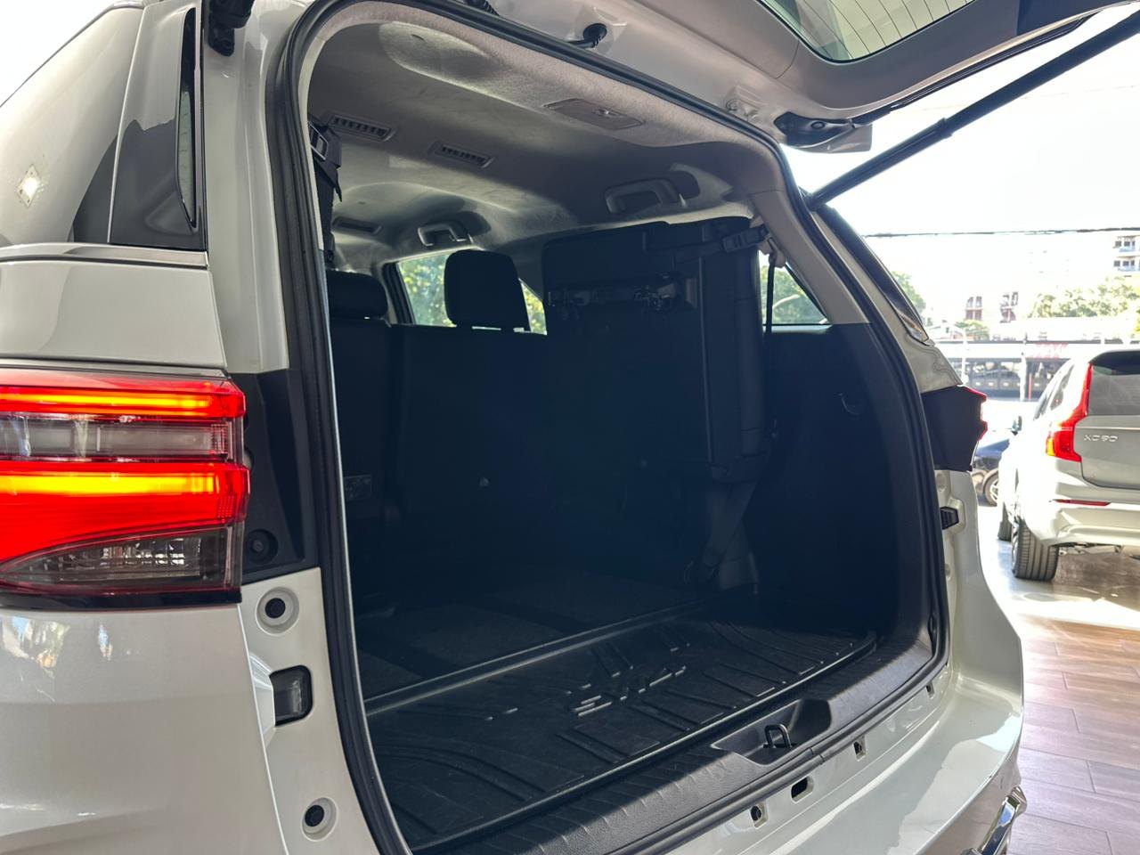 TOYOTA Hilux SW4 2.8 16V 4P SRX PLATINUM 4X4 7 LUGARES TURBO DIESEL AUTOMÁTICO