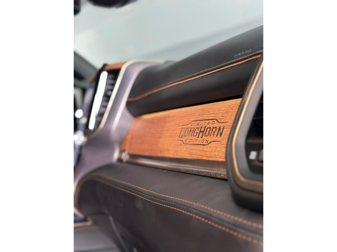 RAM 3500 6.7 I6 LIMITED LONG HORN CABINE DUPLA 4X4 TURBO DIESEL AUTOMÁTICO