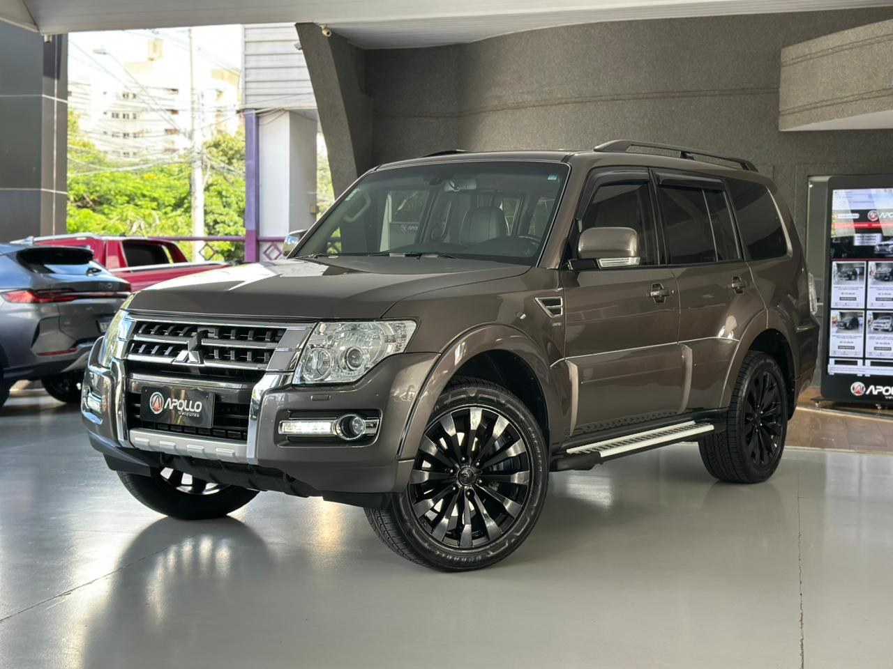 MITSUBISHI Pajero Full 3.8 V6 24V 4P HPE 4X4 AUTOMÁTICO