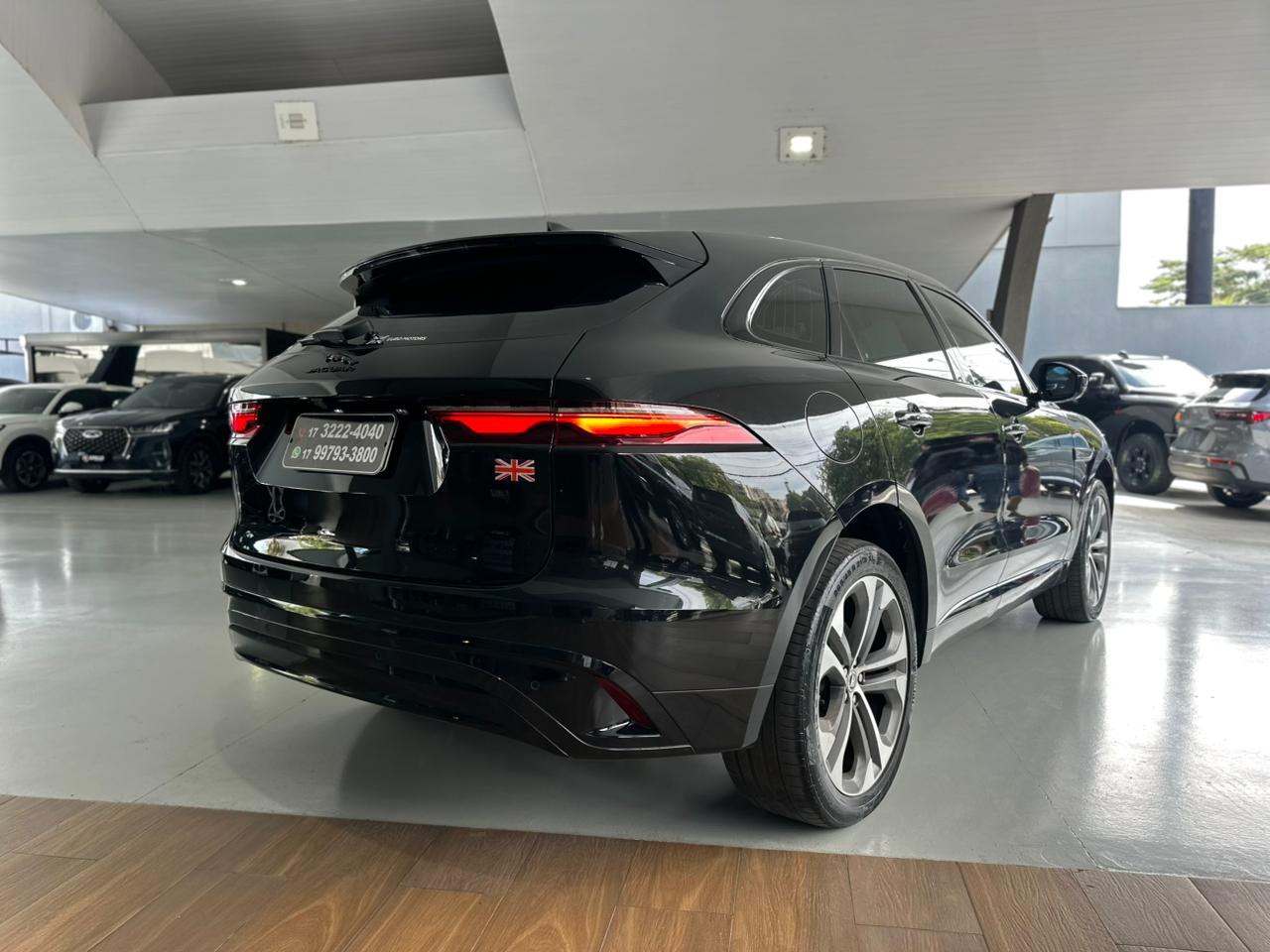 JAGUAR F-Pace 2.0 16V 4P AWD P400E PHEV R-DYNAMIC SE TURBO AUTOMÁTICO