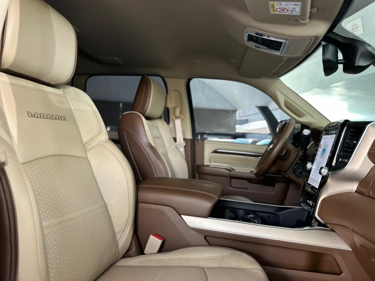 RAM 2500 6.7 I6 24V SLT CABINE DUPLA TURBO DIESEL LARAMIE 4X4 AUTOMÁTICO