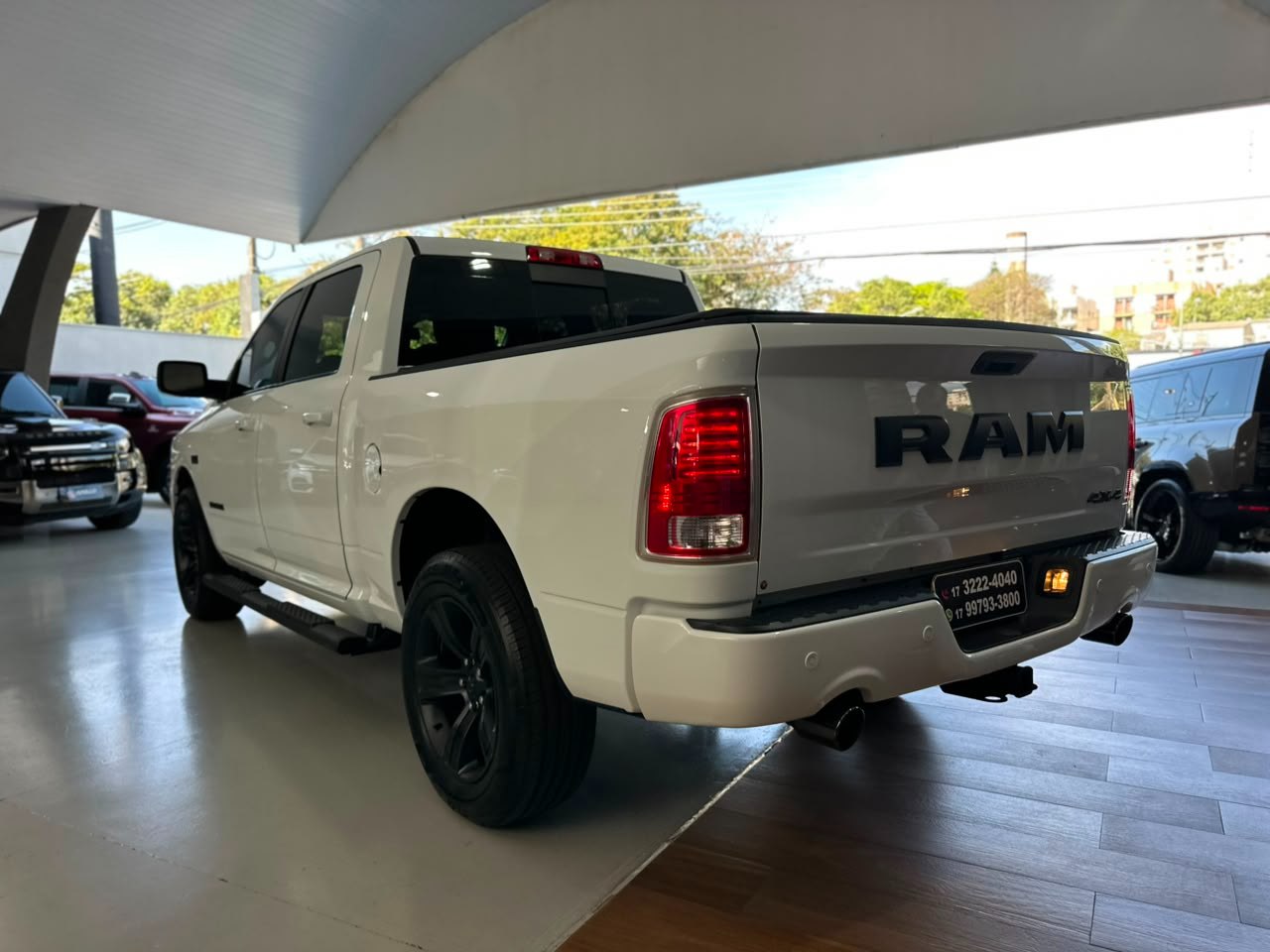 RAM 1500 5.7 V8 REBEL CABINE DUPLA 4X4 AUTOMÁTICO