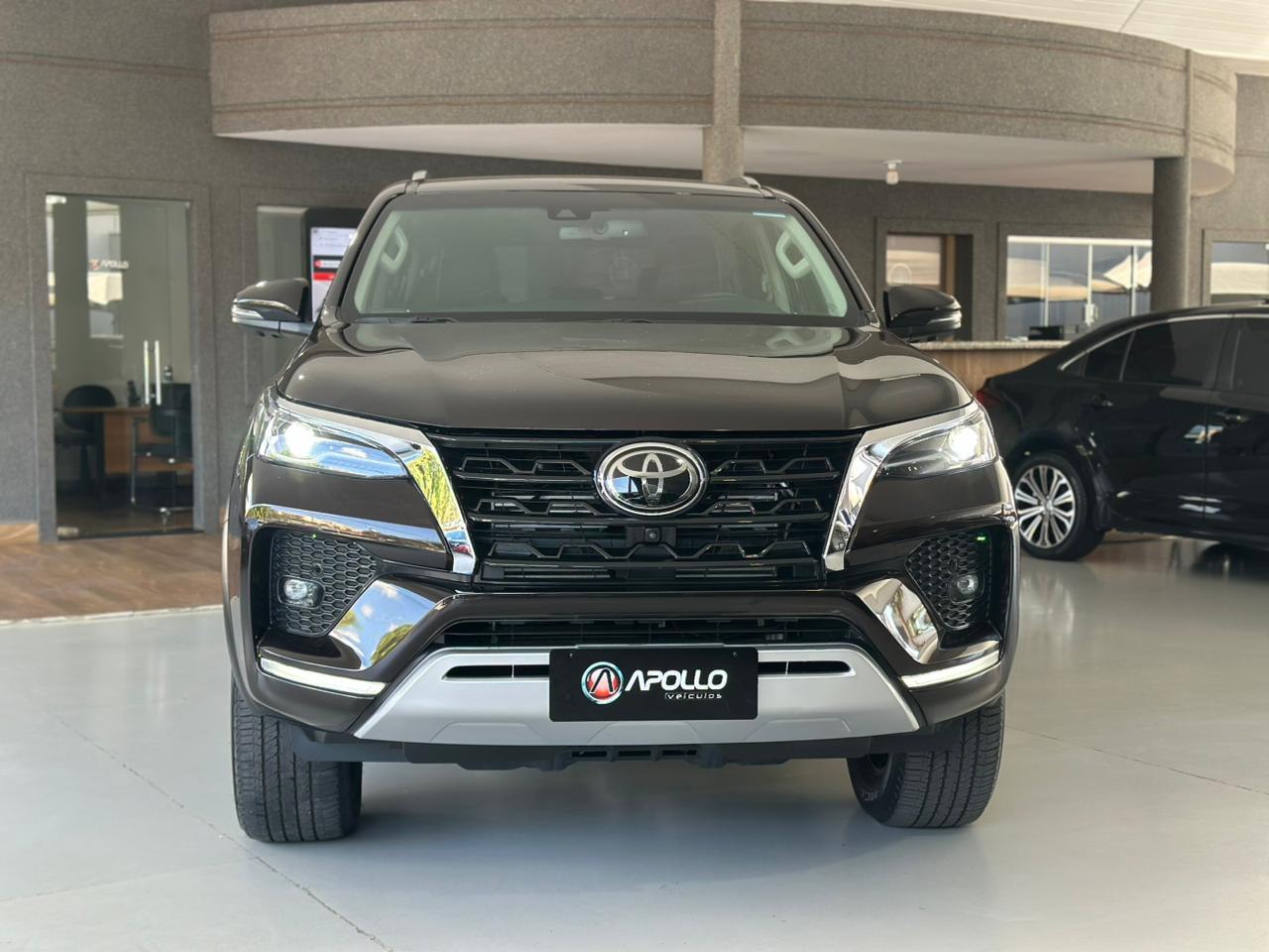 TOYOTA Hilux SW4 2.8 16V 4P SRX 4X4 7 LUGARES TURBO DIESEL AUTOMÁTICO