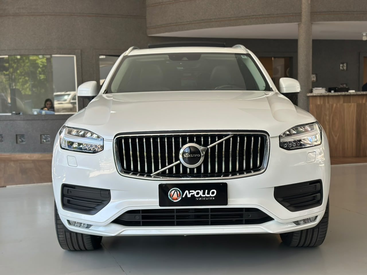 VOLVO XC90 2.0 4P MOMENTUM 4X4 TURBO AUTOMÁTICO