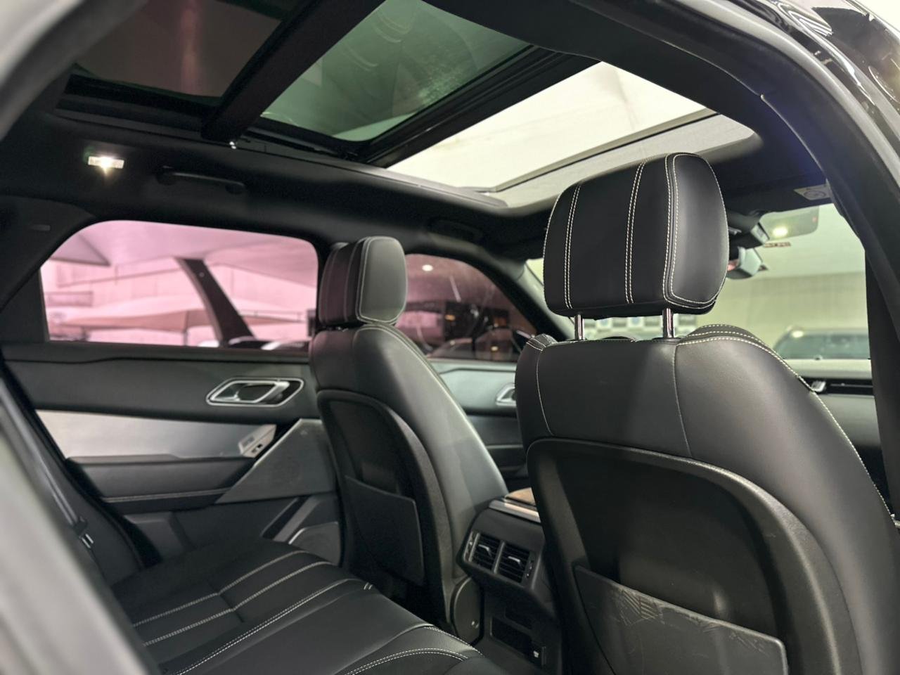LAND ROVER Range Rover Velar 2.0 16V 4P P300 SE R-DYNAMIC AUTOMÁTICO