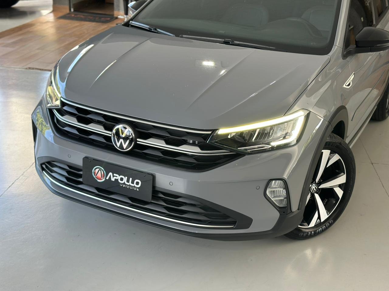 VOLKSWAGEN Nivus 1.0 4P FLEX 200 TSI HIGHLINE TURBO AUTOMÁTICO