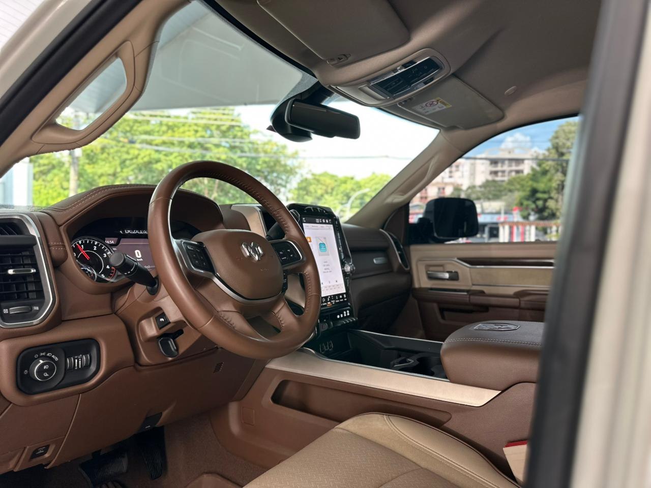 RAM 2500 6.7 I6 24V SLT CABINE DUPLA TURBO DIESEL LARAMIE 4X4 AUTOMÁTICO