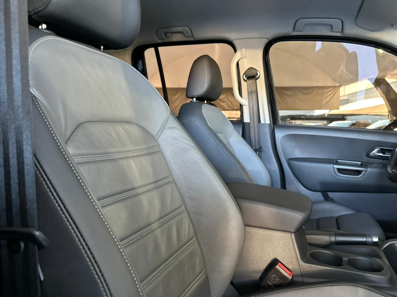 VOLKSWAGEN Amarok 3.0 V6 CABINE DUPLA HIGHLINE 4X4 TURBO INTERCOOLER AUTOMÁTICO