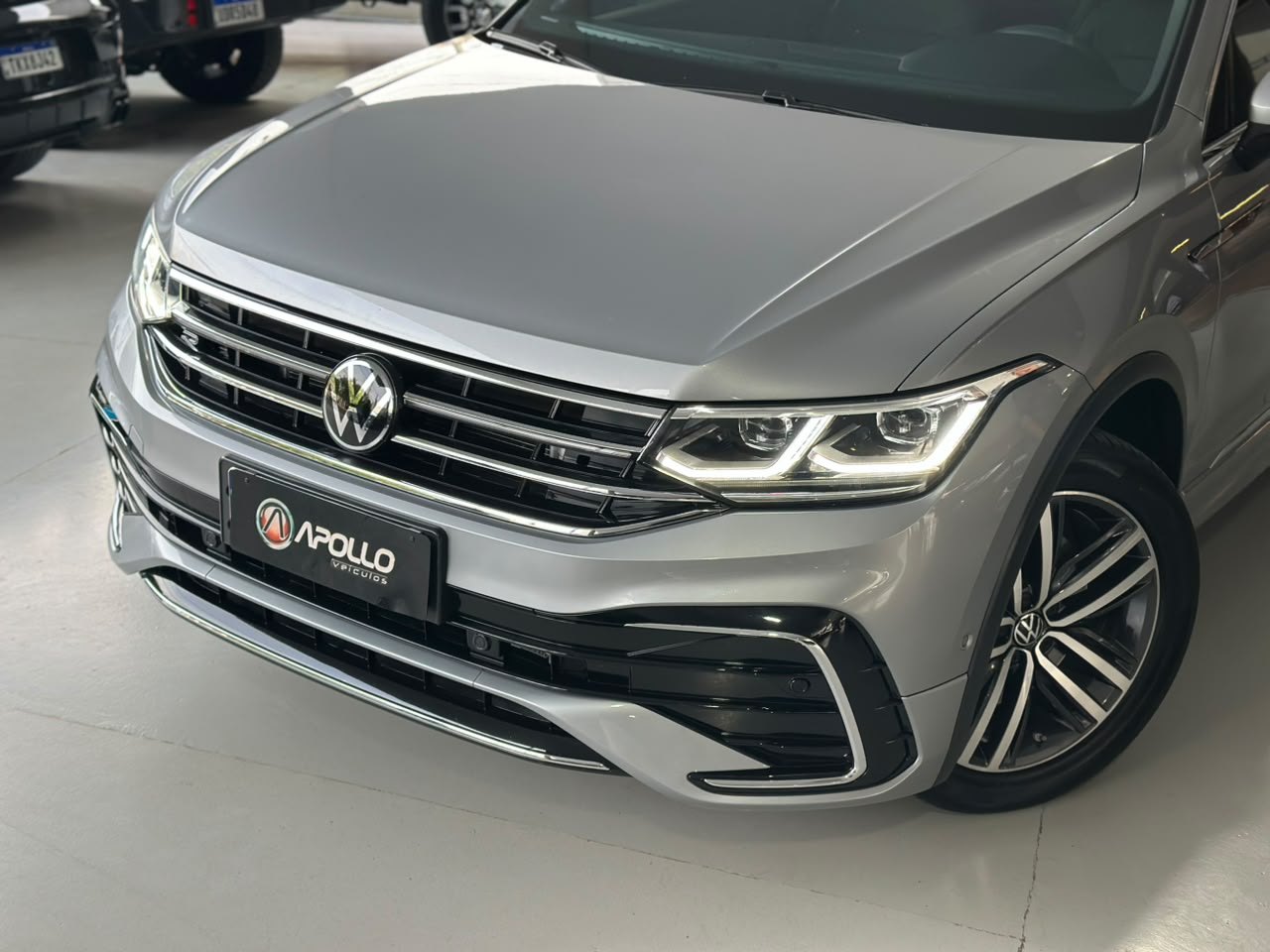 VOLKSWAGEN Tiguan 2.0 16V 4P FSI R-LINE TURBO AUTOMÁTICO