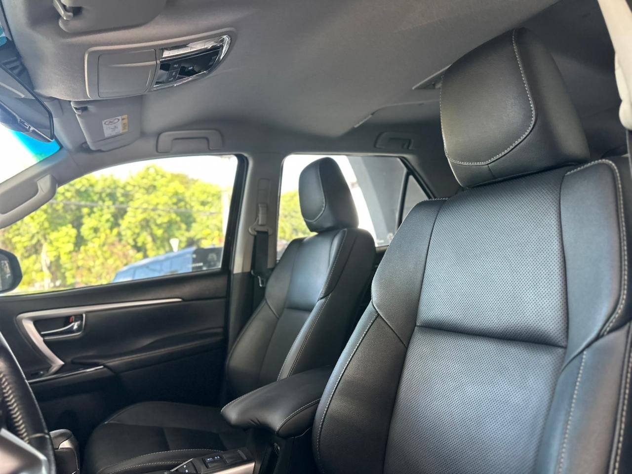 TOYOTA Hilux SW4 2.8 16V 4P SRX 4X4 7 LUGARES TURBO DIESEL AUTOMÁTICO