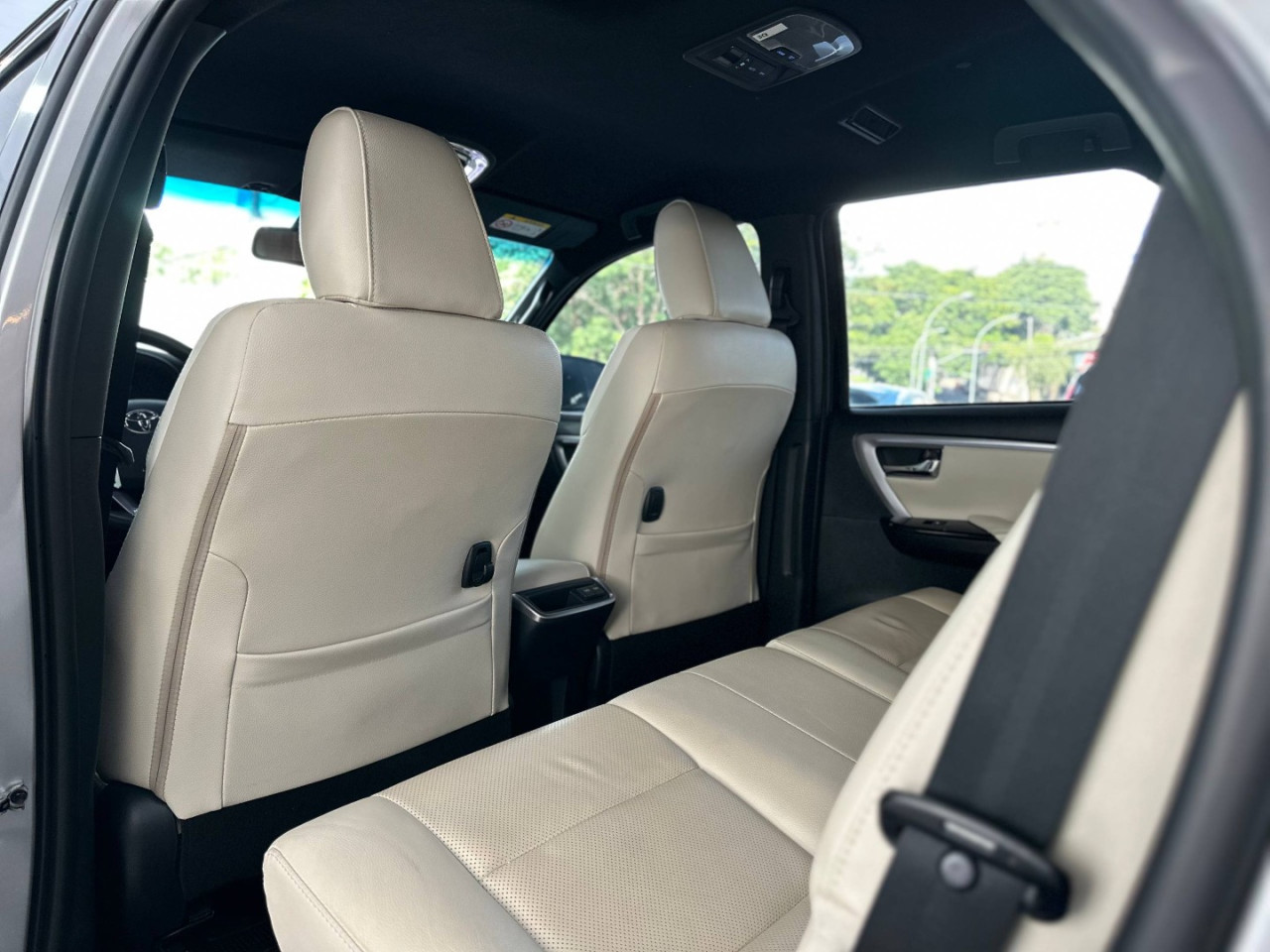 TOYOTA Hilux SW4 2.8 4P SRX 4X4 DIAMOND 7 LUGARES TURBO DIESEL AUTOMÁTICO