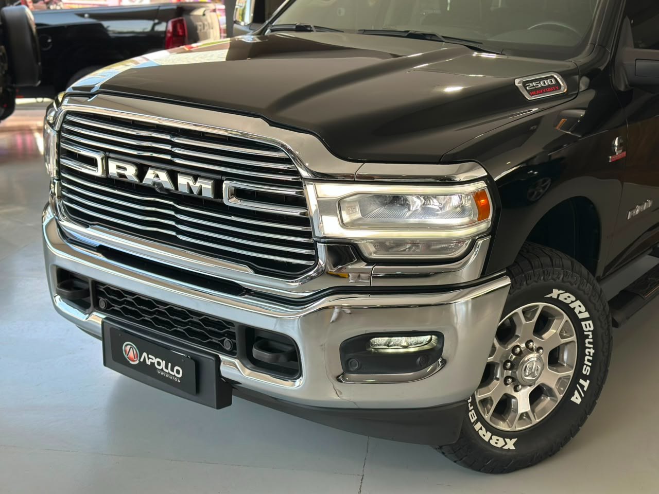 RAM 2500 6.7 I6 24V SLT CABINE DUPLA TURBO DIESEL LARAMIE 4X4 AUTOMÁTICO